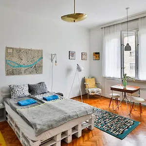 Appartement Bright Lights, Big, Budapest